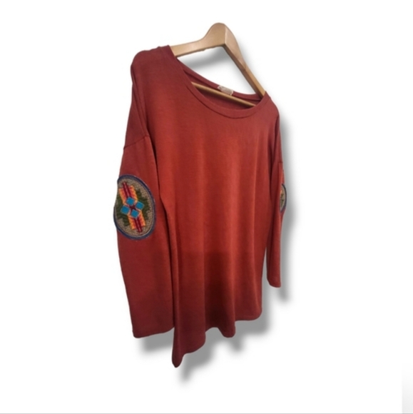 🌿Twenty Second Women's Rust Estimated Medium Aztec Elbow Pad Design Top - Picture 5 of 11